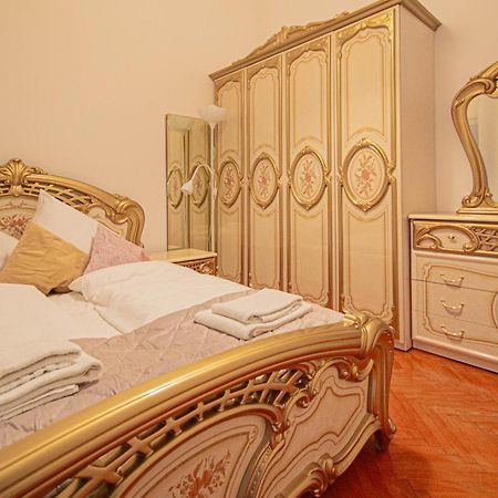 The Grand Royal 3Bdr Heart Of Old Town Apartman Prága Kültér fotó